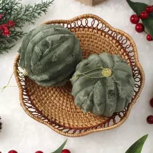 패브릭 장식볼 세로줄폼폼이 2개 10cm 겨울 인테리어오너먼트 크리스마스 소품 트리 트리볼 트리품 장식품