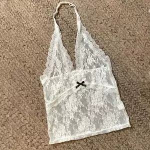 홀터넥 시스루 레이스 이너탑 나시티셔츠