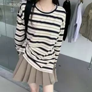 레트로 바이브 스트라이프 티 UC-0200