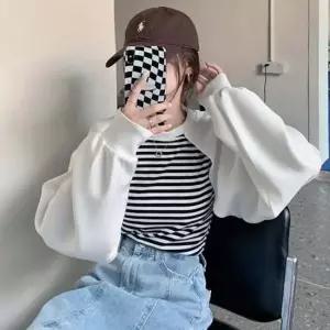 여성 2컬러 스트라이프 크롭 캐주얼 티셔츠 맨투맨티셔츠