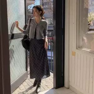 /다잇템 여자 격자 환절기 시폰 롱스커트