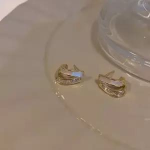 귀걸이 진주조개 더블라인 리치 귀걸이선물 earingset 패션귀걸이 레이어드귀걸이