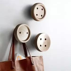 단추 우드 소품 인테리어 디자인 행거 모양 옷걸이 장 (KYR-WF0F588)