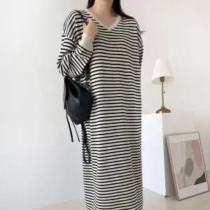 여자 브이넥니트 단가라 배색 겨울 등원룩 롱원피스