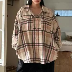 [하프클럽/셀러허브_여성트랜드패션]빅사이즈 512 타운양포켓체크롱남방 DLT