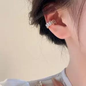 클리어 이어커프 3종 택1 이어커프 귀찌 연말룩코디 귀걸이선물 귀찌선물 이어커프스