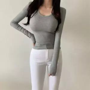 [옷자락]여자 쫀쫀스판 글램룩 브이넥 골지 무지 긴팔 티셔츠_P416215586