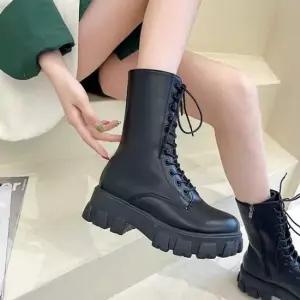 데일리 통굽 여성 레이스업 블랙 롱 워커 겨울신발 통굽레이스업워커 워커부츠
