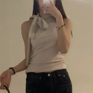 여자 슬림핏 크롭 퍼타이 백리스 민소매 무지 나시