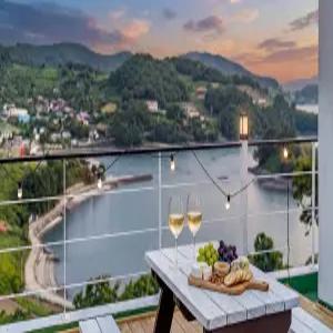 [전남/여수(돌산)] 여수 스카이펜션 (바다(도보5분)/바다(바로앞)/공용수영장(실외)/주차장/오션뷰/개별바베큐/복층/가족/커플/테라스)