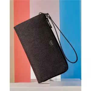 [롯데백화점]닥스 액세서리 LL[선물포장][지퍼장지갑(핸드폰수납)][NEWGUAY]블랙 음각패턴 소가죽 DBWA4E16