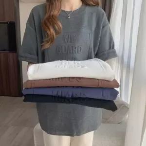 [라일리의류] Rly 여성 오버핏 여름 반팔 티셔츠 영문 입체 롱 박스티