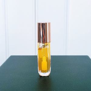 에이지투웨니스 루미너스 립 에센스 02.로얄허니