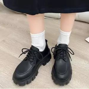 단화 유광 여자 키높이 플랫폼 로퍼 끈있는 통굽 여성로퍼 플랫로퍼 캐주얼로퍼 패션로퍼 정장구두