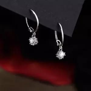 [다잇템]여성 포인트 링 큐빅 미니멀리즘 클래식 이어링_P414137743