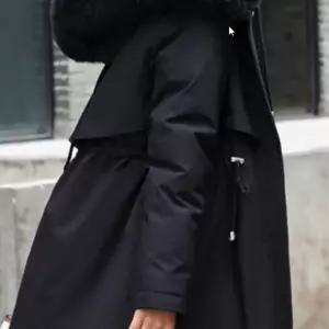 플러스퍼 아우터 부드럽고 풍성한 퍼로 완성된 롱패딩 우아한 분위기를 더해주는 여성용 퍼 패딩코트