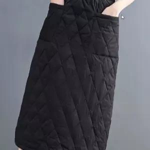 기모 안감 치마 겉은 바람막이 원단 속은 도톰한 누빔 안감으로 따뜻함 가득한 겨울용 패딩 스커트