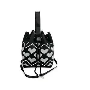 여성 크로스백 조리백 니트 버킷백 가방 블랙픽셀하트 (WFK9AK0)