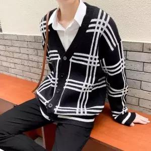 고품질 캐주얼하면서 감각적인 체크 패턴 포인트 니트 가디건 (WFK9FJ8)