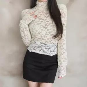 여성 로맨틱 레이스 하이넥 시스루 블라우스