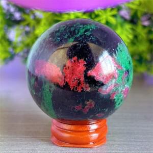 루비와 에메랄드 구체 천연 크리스탈 홈 데코 아이템 방 장식 행운의 석영석 정원 치유 에너지 사랑 수집 +