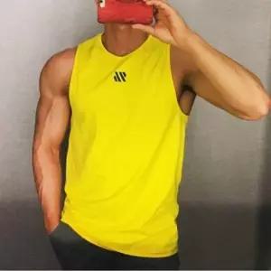 [셀러에이드]머슬핏 운동용 헬스 짐 트레이닝 나시티셔츠