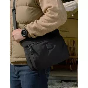 [롯데백화점]닥스 액세서리 [AWAY]블랙 초경량 미니크로스백 DBBA6EG10