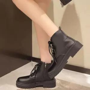 여성 고급 빅사이즈 볼드솔 레더 하이 워커 여자 부츠 (WFKKIXF)