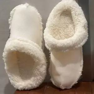 [크록스]털 내피 방한 슬리퍼 실내화 호환 912071