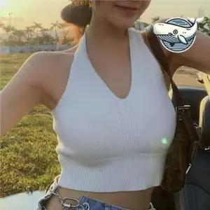 티셔츠 여름 필수 아이템 니트 홀터넥 민소매 크롭탑