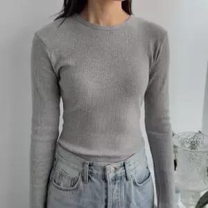 흰색티셔츠 에투르 여리핏 티셔츠 봄 레이어드 펀칭 티(국내제작)