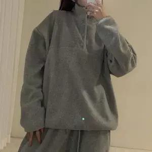 [하프클럽/셀러허브_여성트랜드패션]여자 박시핏 FW 폴라넥 플리스 단추 티