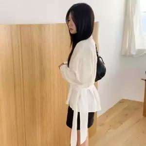 [다잇템] 여성 환절기 스타일 빅사이즈 랩 남방 블라우스