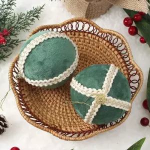 패브릭 장식볼 로열라인 2개 10cm 따뜻한 크리스마스트리 트리볼 성탄절 소품 꾸미기 오너먼트