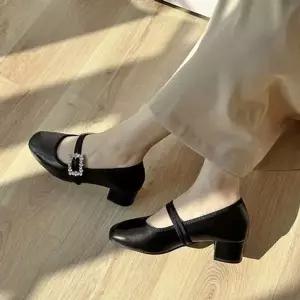 중힐 진주 버클 스트랩 여성 메리제인 구두 5FWY