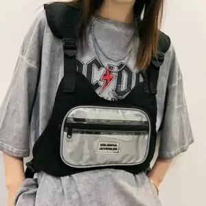 ( )캐쥬얼 스포츠가방 체스트백 테크웨어 조끼가방 앞으로매는가방 (블랙)