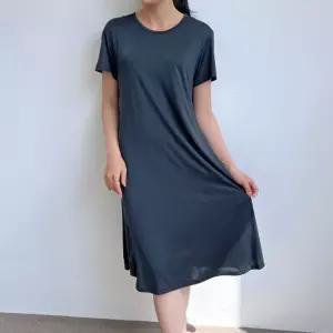 셀리나 가로줄 반팔 원피스 SD-230625블랙 검정 그레이 편한 라운드넥 심플 데일리 여성 여자 민무늬 여름