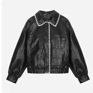 [써스데이아일랜드](T258MLT244W)자수 포인트 블루종 레더 점퍼