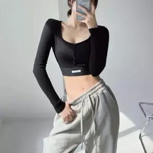 올데이 롱슬리브 세미크롭스트라이프짜임 와이드넥 티탑