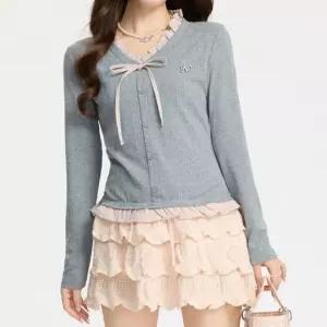 러플브이네크라인 리본포인트 티셔츠 334C8B