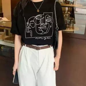 [골드스마일]여성용 라운드넥 반팔 여름 티셔츠 드로잉 프린트 상의