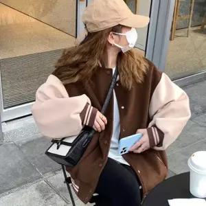 여자 대학생 엠티 룩 캠퍼스 코디 야구 점퍼 바시티 블루종자켓봄항공점퍼