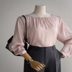 [잇수다랩] 미시노 셔링 블라우스