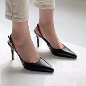 뾰족코 사이드 트임 스틸레토 스트랩 슬링백힐 구두Y