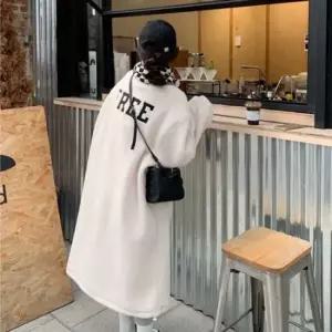 위드기프트) FREE자수 뽀글이더 롱기장 머스트해브 양털코트 양털롱코트 플리스코트