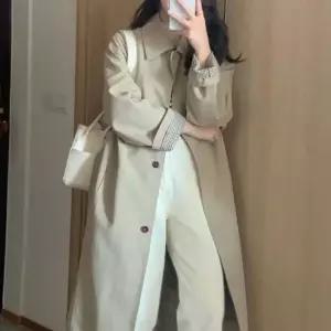 모던베이지 롱트렌치코트 소매체크 포인트 여성데일리룩