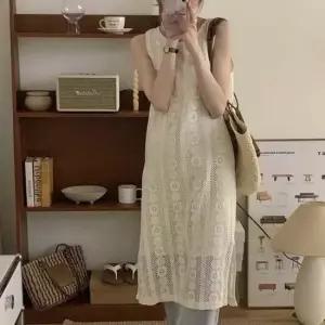 여성 민소매 휴양지 자수 원피스 레이어드 코디