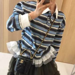 멀티 배색 스트라이프 루즈핏 레이스 레이어드 스트링 긴팔 카라티셔츠 (2color)