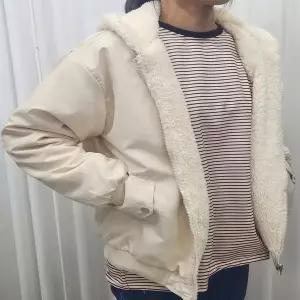 [오노마] ONM 여성 루즈핏 양면 후리스 리버서블 후드 패딩 점퍼 (S11882622)