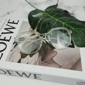 데일리 뿔테 안경 화이트 투명 가벼운 안경테 (WFK90H0)